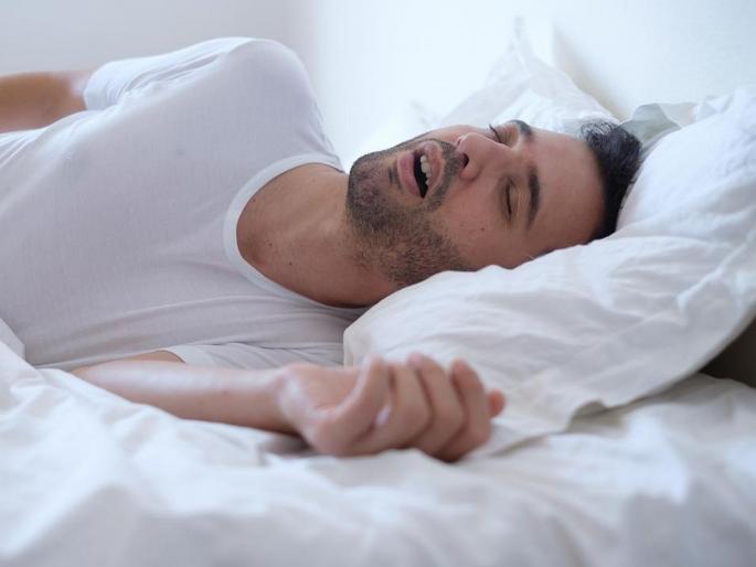 Sleep Apnea increases the risk of cancer in women | झोपेशी संबंधित 'या' आजाराने वाढतो कॅन्सरचा धोका Sleep Apnea increases the risk of cancer in women | झोपेशी संबंधित 'या' आजाराने वाढतो कॅन्सरचा धोका