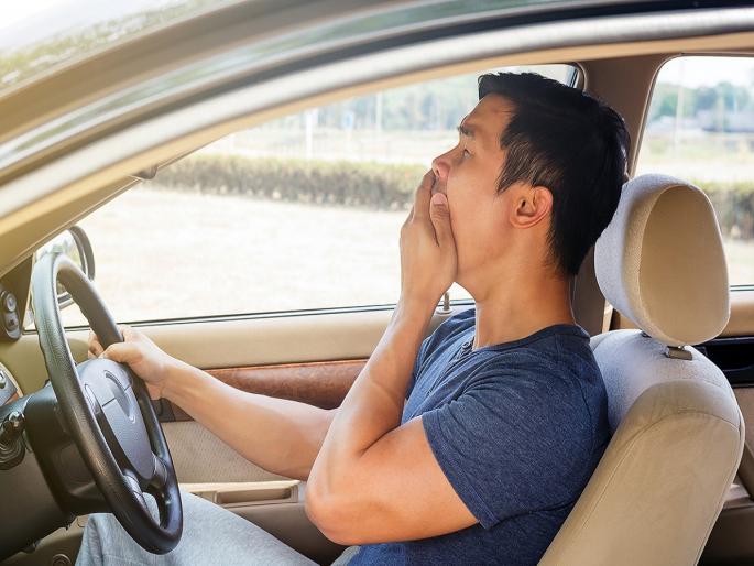 do you know why we dont know about sleep while driving car know details microsleep | ड्रायव्हिंग करताना ‘डोळा लागतो’ का?; डुलकीचा धोका टाळण्यासाठी टिप्स do you know why we dont know about sleep while driving car know details microsleep | ड्रायव्हिंग करताना ‘डोळा लागतो’ का?; डुलकीचा धोका टाळण्यासाठी टिप्स