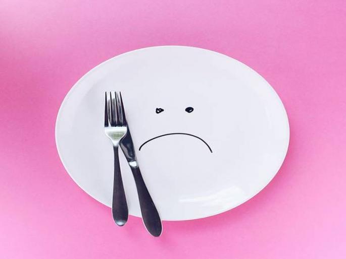 Dinner off to lose weight? If you go to bed hungry at night, be careful ... Research findings | वजन कमी करायचं म्हणून रात्रीचं जेवण बंद? रात्री उपाशी झोपाल तर खबरदार... रिसर्चचे  निष्कर्ष 