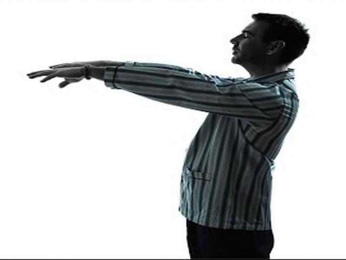 This is why people walk during sleep | काही लोकांना का असते झोपेत चालण्याची सवय? This is why people walk during sleep | काही लोकांना का असते झोपेत चालण्याची सवय?