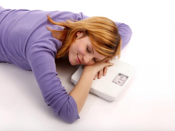 7 to 8 hours sleep is required to loose weight | Weight Loss Tips: तुम्हाला वजन कमी करायचंय? मग फक्त शांत झोपा! 7 to 8 hours sleep is required to loose weight | Weight Loss Tips: तुम्हाला वजन कमी करायचंय? मग फक्त शांत झोपा!