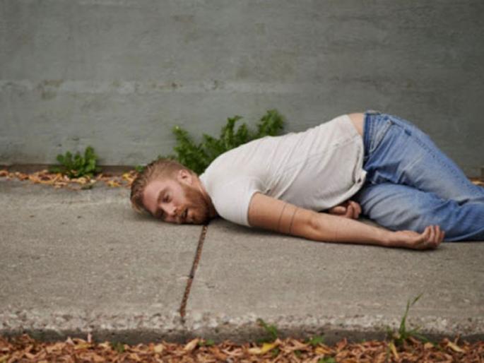 This village affected by mysterious sleep epidemic in Kazakhstan | कुठेही, कसेही झोपतात या गावातील लोक, कारण अजून अस्पष्ट!