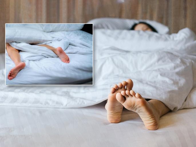 sleeping with one leg outside blanket meaning one leg out of blanket sleeping body temperature and sleep habitshabit reason for sleeping with one leg uncovered | तुम्हांला सुद्धा पांघरुणाबाहेर एक पाय काढून झोपण्याची सवय आहे? मग पाहा नेमकं याने होत काय... sleeping with one leg outside blanket meaning one leg out of blanket sleeping body temperature and sleep habitshabit reason for sleeping with one leg uncovered | तुम्हांला सुद्धा पांघरुणाबाहेर एक पाय काढून झोपण्याची सवय आहे? मग पाहा नेमकं याने होत काय...