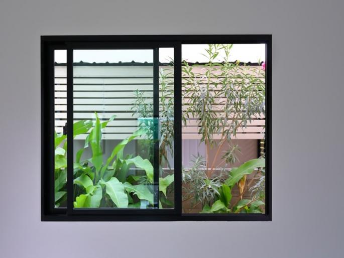 Sliding window becomes a safe way for thieves! House burglars jailed from Telangana | स्लायडिंग विंडो ठरतेय चोरांसाठी खुष्कीचा मार्ग! घरफोडी करणारे तेलंगणातून जेरबंद Sliding window becomes a safe way for thieves! House burglars jailed from Telangana | स्लायडिंग विंडो ठरतेय चोरांसाठी खुष्कीचा मार्ग! घरफोडी करणारे तेलंगणातून जेरबंद