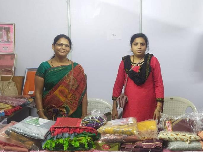 60 stalls at Navtejaswini Mahotsav displaying various products produced by women of self-help groups | नवतेजस्विनी महोत्सवात ६० स्टॉल बचत गटाच्या महिलांनी उत्पादित केलेल्या विविध वस्तुंचे प्रदर्शन 60 stalls at Navtejaswini Mahotsav displaying various products produced by women of self-help groups | नवतेजस्विनी महोत्सवात ६० स्टॉल बचत गटाच्या महिलांनी उत्पादित केलेल्या विविध वस्तुंचे प्रदर्शन
