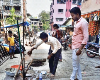 Sewerage work at Sarsole started | सारसोळे येथील मलनि:सारण वाहिनीचे काम सुरू Sewerage work at Sarsole started | सारसोळे येथील मलनि:सारण वाहिनीचे काम सुरू