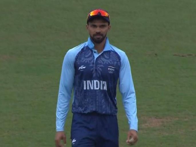 Syed Mushtaq Ali Trophy - Ruturaj Gaikwad scored 82 runs from just 40 balls including 9 fours & 5 sixes while chasing 159 runs against Bengal. | ९ चौकार, ५ षटकार! 'गोल्डन' बॉय ऋतुराज गायकवाडची वादळी खेळी, एकट्याने खेचून आणली मॅच