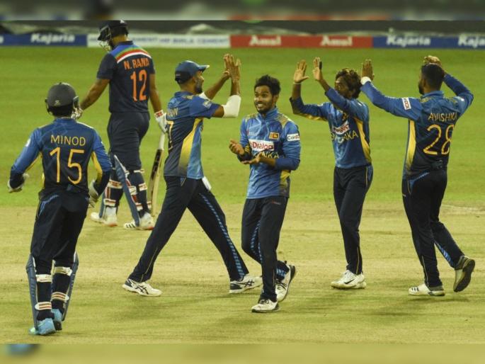 IND vs SL 3rd ODI Int Live Score : Avishka Fernando score 76 runs; Sri Lanka won by 3 wickets, India won series by 2-1   | IND Vs SL 3rd ODI Live : श्रीलंकेनं राखली लाज; पाच नवख्या खेळाडूंसह मैदानावर उतरलेल्या टीम इंडियाला दिली मात!
