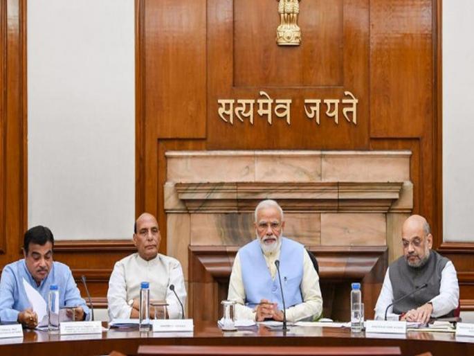 Who will get a chance in Maharashtra in central cabinet reshuffle? | दिल्लीत हालचाली; केंद्रीय कॅबिनेट फेरबदलात महाराष्ट्रातील कोणाला मिळणार संधी?
