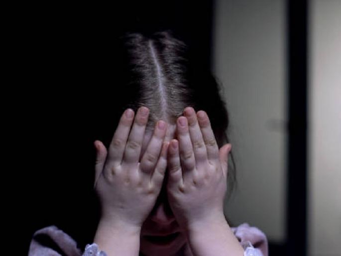 An attempt was made to abduct a 5-year-old girl from school in Pune by pretending to be Atya | आत्या असल्याचे सांगून पुण्यात शाळेतून ५ वर्षीय मुलीला पळवून नेण्याचा प्रयत्न An attempt was made to abduct a 5-year-old girl from school in Pune by pretending to be Atya | आत्या असल्याचे सांगून पुण्यात शाळेतून ५ वर्षीय मुलीला पळवून नेण्याचा प्रयत्न