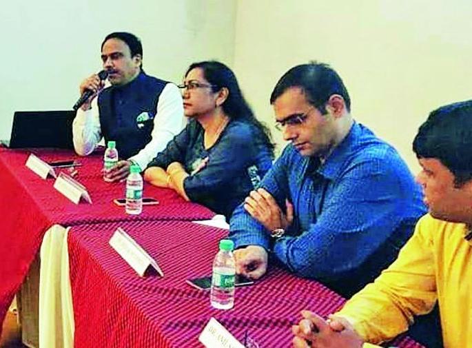 Sleeping disrupted With Smartphone: Rajesh Swarnakar | स्मार्टफोनने उडवली झोप : राजेश स्वर्णकार Sleeping disrupted With Smartphone: Rajesh Swarnakar | स्मार्टफोनने उडवली झोप : राजेश स्वर्णकार