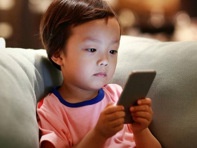 Smartphone Addiction Causing Problems for Children | बालमनाला स्मार्टफोनचा विळखा Smartphone Addiction Causing Problems for Children | बालमनाला स्मार्टफोनचा विळखा