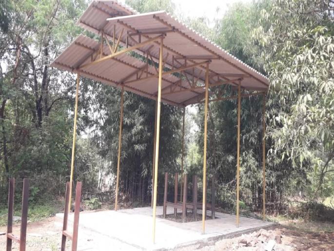 Fear the cremation more than death The problem is that citizens in 89 villages of the district do not have crematoriums | मरण्यापेक्षा अत्यसंस्काराला घाबरतात; जिल्ह्यातील ८९गावातील नागरिक स्मशानभूमी नसल्याने अडचण Fear the cremation more than death The problem is that citizens in 89 villages of the district do not have crematoriums | मरण्यापेक्षा अत्यसंस्काराला घाबरतात; जिल्ह्यातील ८९गावातील नागरिक स्मशानभूमी नसल्याने अडचण