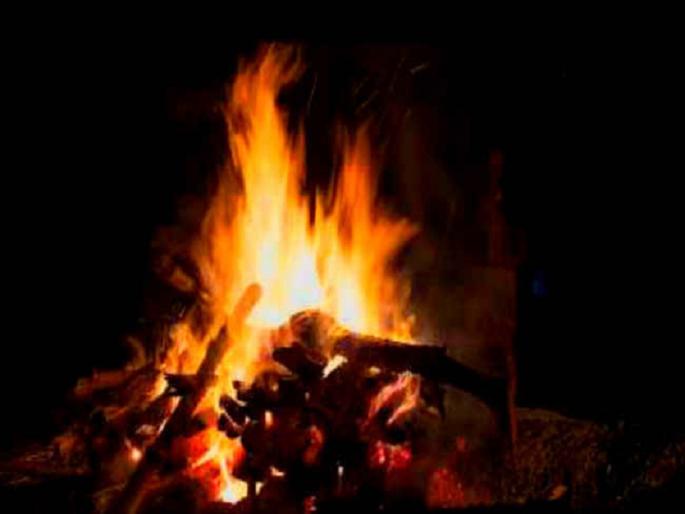 Understanding his grandfather, he was cremated anather person | आपले आजोबा समजून ‘त्यांच्या’वर अंत्यसंस्कार, ७२ वर्षीय कोरोनाबाधिताचा लागला छडा Understanding his grandfather, he was cremated anather person | आपले आजोबा समजून ‘त्यांच्या’वर अंत्यसंस्कार, ७२ वर्षीय कोरोनाबाधिताचा लागला छडा