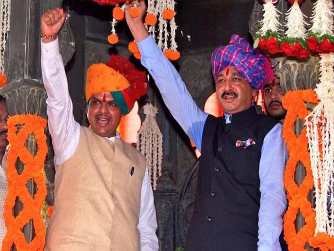 Special thanks to SambhajiRaje, Congratulations to Maratha community from Chief Minister devendra fadnvis | संभाजीराजेंचे विशेष आभार, मुख्यमंत्र्यांकडून मराठा समाजाचे अभिनंदन Special thanks to SambhajiRaje, Congratulations to Maratha community from Chief Minister devendra fadnvis | संभाजीराजेंचे विशेष आभार, मुख्यमंत्र्यांकडून मराठा समाजाचे अभिनंदन