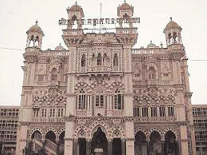 Big decision of Solapur Municipal Commissioner; Now a crime on the merchant if the customer does not have a mask | सोलापूर मनपा आयुक्तांचे मोठा निर्णय; आता ग्राहकाला मास्क नसल्यास व्यापाऱ्यावर गुन्हा Big decision of Solapur Municipal Commissioner; Now a crime on the merchant if the customer does not have a mask | सोलापूर मनपा आयुक्तांचे मोठा निर्णय; आता ग्राहकाला मास्क नसल्यास व्यापाऱ्यावर गुन्हा