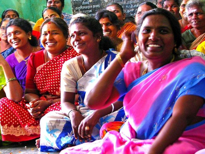 On Average A Woman Smiles 62 Times A Day Men Smile Only 8 Times | महिलांच्या चेहऱ्यावर दिवसातून सरासरी ६२ वेळा फुलतं हसू; पुरुष केवळ ८ वेळाच हसतात On Average A Woman Smiles 62 Times A Day Men Smile Only 8 Times | महिलांच्या चेहऱ्यावर दिवसातून सरासरी ६२ वेळा फुलतं हसू; पुरुष केवळ ८ वेळाच हसतात