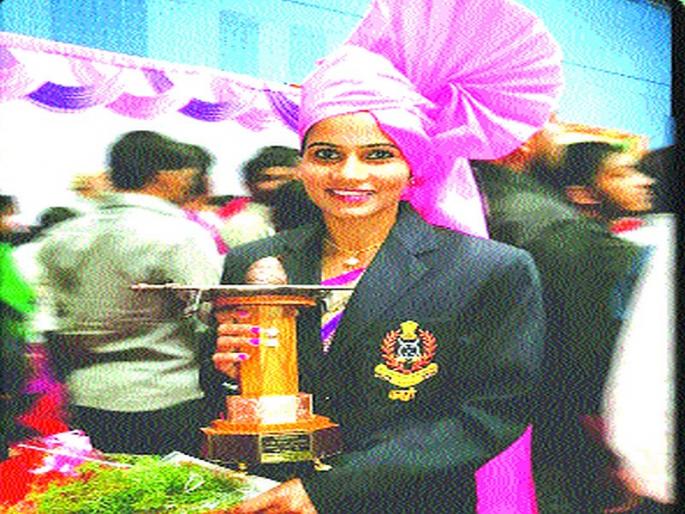 The players are having 'good days'; Government is getting support for literature | खेळाडूंना येताहेत ‘अच्छे दिन’; साहित्यासाठी शासनाकडून मिळतेय मदत The players are having 'good days'; Government is getting support for literature | खेळाडूंना येताहेत ‘अच्छे दिन’; साहित्यासाठी शासनाकडून मिळतेय मदत