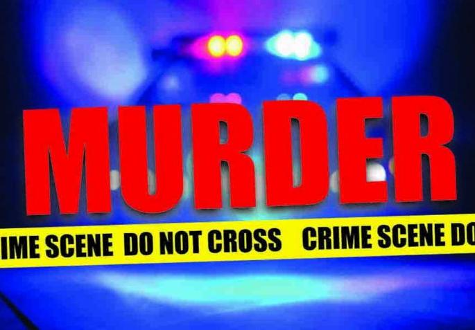 Wife murdered in front of two children on the street all day; Husband arrested | भरदिवसा रस्त्यावर दोन मुलांसमोर पत्नीचा खून; पतीला अटक Wife murdered in front of two children on the street all day; Husband arrested | भरदिवसा रस्त्यावर दोन मुलांसमोर पत्नीचा खून; पतीला अटक