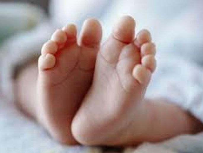 Snake-bitten child dies due to lack of treatment | सर्पदंश झालेल्या बालकाचा उपचाराअभावी मृत्यू; ग्रामस्थांनी केली आरोग्य केंद्राची तोडफोड Snake-bitten child dies due to lack of treatment | सर्पदंश झालेल्या बालकाचा उपचाराअभावी मृत्यू; ग्रामस्थांनी केली आरोग्य केंद्राची तोडफोड