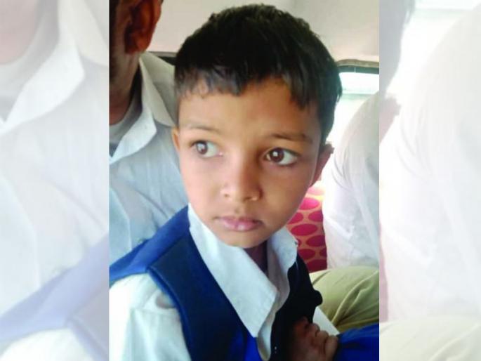 An eight year old child died of snakebite infection | हृदयद्रावक! घटसर्पाच्या संसर्गाने आठ वर्षीय चिमुकला दगावला An eight year old child died of snakebite infection | हृदयद्रावक! घटसर्पाच्या संसर्गाने आठ वर्षीय चिमुकला दगावला