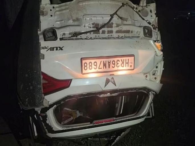 A terrible road accident took place in Haryana's Rewari late at night, in which 6 people were killed | कारची स्टेपनी बदलणाऱ्या लोकांना चिरडले, ६ जणांचा मृत्यू; हरियाणातील भीषण घटना A terrible road accident took place in Haryana's Rewari late at night, in which 6 people were killed | कारची स्टेपनी बदलणाऱ्या लोकांना चिरडले, ६ जणांचा मृत्यू; हरियाणातील भीषण घटना