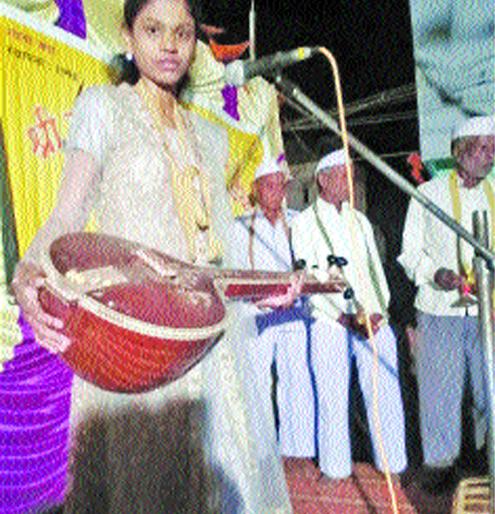Women's Day Special: Sixteen year old Snehal More's keertan fame | Women's Day Special : सोळा वर्षांच्या स्नेहल मोरे महाराजांची कीर्तन भक्ती