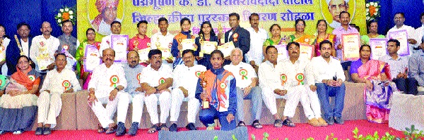 All schools in Sangli district will be digital: Subhash Deshmukh | सांगली जिल्ह्यातील सर्व शाळा डिजिटल करणार: सुभाष देशमुख