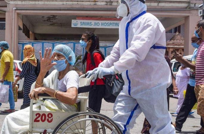 The patient recovery rate is 81% | रुग्ण बरे होण्याचे प्रमाण ८१ टक्के, उल्हासनगरमध्ये कोरोना मृत्युदरही दोन टक्क्यांपेक्षा कमी The patient recovery rate is 81% | रुग्ण बरे होण्याचे प्रमाण ८१ टक्के, उल्हासनगरमध्ये कोरोना मृत्युदरही दोन टक्क्यांपेक्षा कमी