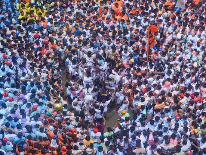 Change the policy to allow street festivals; Court's direction | रस्त्यांवर सण साजरा करण्यासाठी परवानगी देण्याचे धोरण बदला; न्यायालयाचे निर्देश Change the policy to allow street festivals; Court's direction | रस्त्यांवर सण साजरा करण्यासाठी परवानगी देण्याचे धोरण बदला; न्यायालयाचे निर्देश