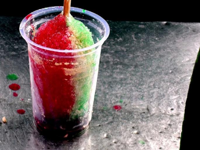 Eating a snow gola, have you seen the license? Poor quality ice is being used in many places | बर्फाचा गोळा खाताय, परवाना पाहिला का? अनेक ठिकाणी निकृष्ट दर्जाच्या बर्फाचा होत आहे वापर Eating a snow gola, have you seen the license? Poor quality ice is being used in many places | बर्फाचा गोळा खाताय, परवाना पाहिला का? अनेक ठिकाणी निकृष्ट दर्जाच्या बर्फाचा होत आहे वापर