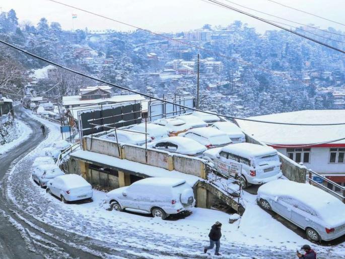 cold wave continues in north india and temperature got down in minus degrees | थंडीचा कहर! उत्तर भारतात अनेक ठिकाणी पारा उणे अंशांवर; जम्मू काश्मीरमध्ये बर्फवृष्टी cold wave continues in north india and temperature got down in minus degrees | थंडीचा कहर! उत्तर भारतात अनेक ठिकाणी पारा उणे अंशांवर; जम्मू काश्मीरमध्ये बर्फवृष्टी