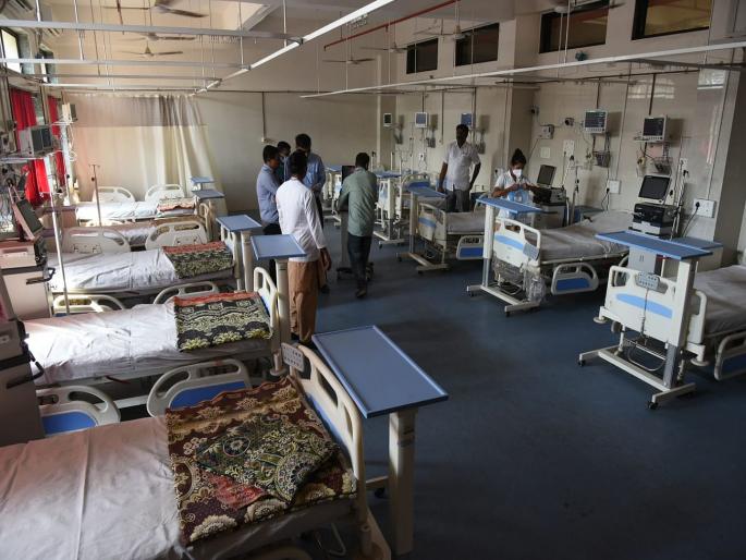 In view of Corona, health department is alert, Panvel District Hospital has been reviewed | कोरोनाच्या पार्श्वभूमीवर उपजिल्हा रुग्णालय सज्ज; ५० खाटा राखीव In view of Corona, health department is alert, Panvel District Hospital has been reviewed | कोरोनाच्या पार्श्वभूमीवर उपजिल्हा रुग्णालय सज्ज; ५० खाटा राखीव