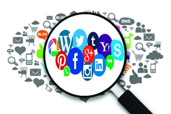 Lok Sabha Elections 2019 - Editorial on use of social media in elections | सोशल मिडीयावरील समाजभानाची परीक्षा ! Lok Sabha Elections 2019 - Editorial on use of social media in elections | सोशल मिडीयावरील समाजभानाची परीक्षा !