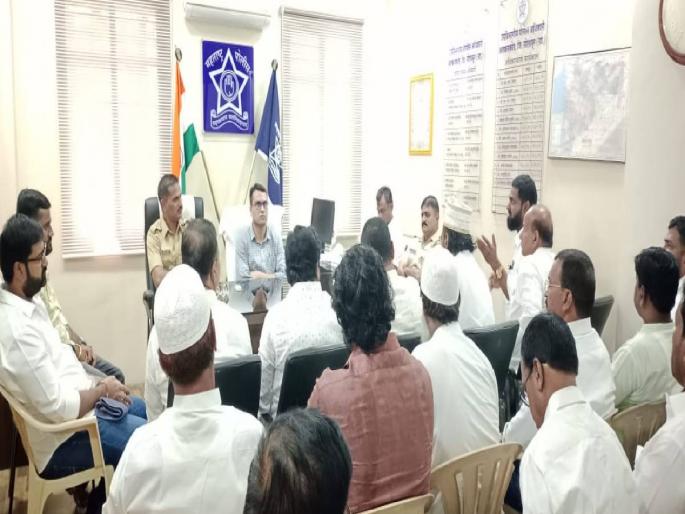 Stop the miscreants in the society in time, otherwise we will show them the khaki | समाजातील माथेफिरूंना वेळीच रोखा, अन्यथा त्यांना खाकीचा हिसका दाखवू Stop the miscreants in the society in time, otherwise we will show them the khaki | समाजातील माथेफिरूंना वेळीच रोखा, अन्यथा त्यांना खाकीचा हिसका दाखवू