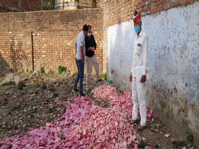 Who threw thousands of condom bags on the ground ?; Inquiry revealed the incident in Uttar Pradesh | मैदानात हजारो कंडोम पाकीटं कुणी फेकली?; खुलासा होताच अधिकाऱ्यांनी डोक्यावर हात मारला Who threw thousands of condom bags on the ground ?; Inquiry revealed the incident in Uttar Pradesh | मैदानात हजारो कंडोम पाकीटं कुणी फेकली?; खुलासा होताच अधिकाऱ्यांनी डोक्यावर हात मारला