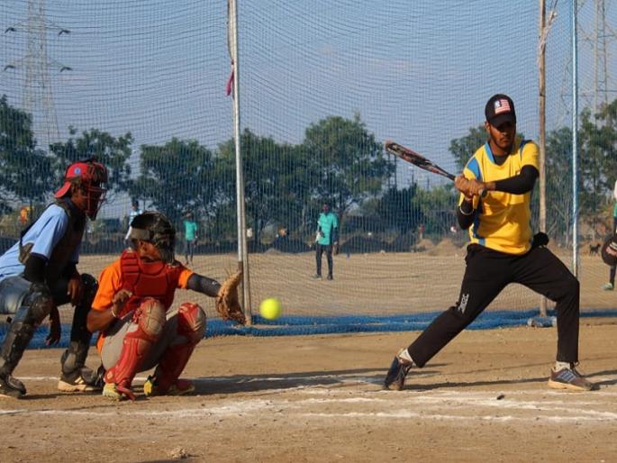 Hosts Nanded University is in semi final of All India Softball Championship | अखिल भारतीय सॉफ्टबॉल स्पर्धेत यजमान नांदेड विद्यापीठाचा संघ साखळी फेरीत Hosts Nanded University is in semi final of All India Softball Championship | अखिल भारतीय सॉफ्टबॉल स्पर्धेत यजमान नांदेड विद्यापीठाचा संघ साखळी फेरीत