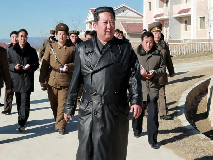 Childishness of cruelty! Beware, if someone wears my coat ...Article on Kim Jong Un | क्रूरकर्म्याचा बालिशपणा! खबरदार, कुणी माझा कोट घालाल तर... Childishness of cruelty! Beware, if someone wears my coat ...Article on Kim Jong Un | क्रूरकर्म्याचा बालिशपणा! खबरदार, कुणी माझा कोट घालाल तर...