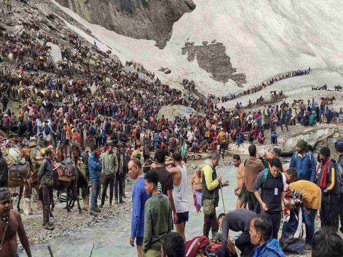 Amarnath Yatra postponed for second consecutive day, 50 thousand devotees stranded | अमरनाथ यात्रा सलग दुसऱ्या दिवशी स्थगित, ५० हजार भाविक अडकले  Amarnath Yatra postponed for second consecutive day, 50 thousand devotees stranded | अमरनाथ यात्रा सलग दुसऱ्या दिवशी स्थगित, ५० हजार भाविक अडकले