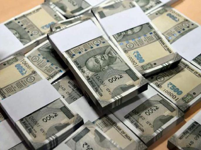 Mumbai hawkers become Crorepati by getting extortion money racket, Police Arrested | २००५ मध्ये UP तून मुंबईत आला अन् अल्पावधीत कोट्यधीश बनला; पोलिसांनी केली फेरीवाल्याला अटक Mumbai hawkers become Crorepati by getting extortion money racket, Police Arrested | २००५ मध्ये UP तून मुंबईत आला अन् अल्पावधीत कोट्यधीश बनला; पोलिसांनी केली फेरीवाल्याला अटक