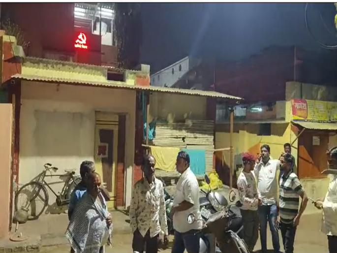 Maharashtra assembly vidhan sabha election 2024 Stone pelting on former MLA Adams house in Solapur | माजी आमदार आडम यांच्या घरावर दगडफेक; सोलापुरात खळबळ Maharashtra assembly vidhan sabha election 2024 Stone pelting on former MLA Adams house in Solapur | माजी आमदार आडम यांच्या घरावर दगडफेक; सोलापुरात खळबळ