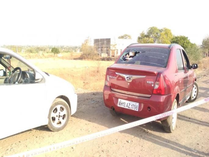 Solapur : Encounter between Police and robbers, one robber died in Police firing | सोलापूर : पोलीस आणि दरोडेखोरांमध्ये चकमक, पोलिसांच्या गोळीबारात एक दरोडेखोर ठार Solapur : Encounter between Police and robbers, one robber died in Police firing | सोलापूर : पोलीस आणि दरोडेखोरांमध्ये चकमक, पोलिसांच्या गोळीबारात एक दरोडेखोर ठार