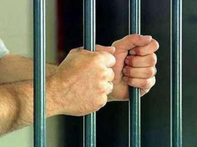 Solapur Life imprisonment for son in law who killed mother in law to send wife after divorce | तलाकनंतर पत्नीला नांदण्यास पाठवण्यासाठी सासूचा खून करणाऱ्या जावयास जन्मठेप Solapur Life imprisonment for son in law who killed mother in law to send wife after divorce | तलाकनंतर पत्नीला नांदण्यास पाठवण्यासाठी सासूचा खून करणाऱ्या जावयास जन्मठेप