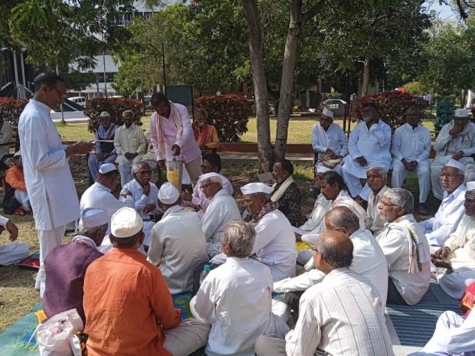 Agitation to be done by Ghandi, Tiger-Murli, Potraj; Demand for formation of Folk Artist Remuneration Committee | गोंधळी, वाघ्या-मुरळी, पोतराज करणार आंदोलन; लोककलावंत मानधन समिती गठित करण्याची मागणी Agitation to be done by Ghandi, Tiger-Murli, Potraj; Demand for formation of Folk Artist Remuneration Committee | गोंधळी, वाघ्या-मुरळी, पोतराज करणार आंदोलन; लोककलावंत मानधन समिती गठित करण्याची मागणी