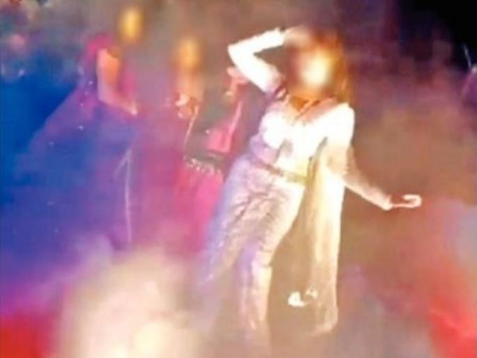 A case was registered for barbala dance at a wedding reception in solapur | मामाचा नादच खुळा! भाच्याच्या लग्नाच्या वरातीत थेट बारबालांना नाचवलं; नातेवाईकांसह वऱ्हाडी पोलीस ठाण्यात A case was registered for barbala dance at a wedding reception in solapur | मामाचा नादच खुळा! भाच्याच्या लग्नाच्या वरातीत थेट बारबालांना नाचवलं; नातेवाईकांसह वऱ्हाडी पोलीस ठाण्यात