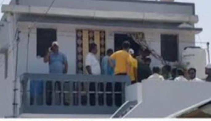 Suicide of a mother with two childre Shocking incident in Sarwade city | दोन मुलांसह मातेची आत्महत्या ; सरवदे नगरात धक्कादायक प्रकार Suicide of a mother with two childre Shocking incident in Sarwade city | दोन मुलांसह मातेची आत्महत्या ; सरवदे नगरात धक्कादायक प्रकार