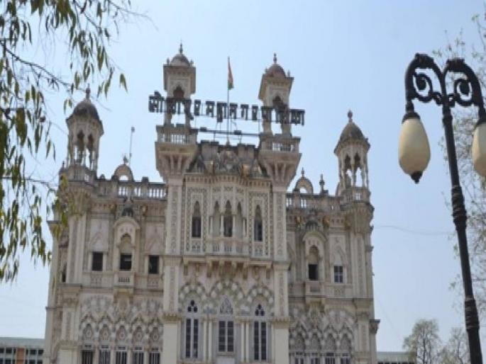 Solapur Municipal Corporation will buy foam and water trucks for the fire brigade! | सोलापूर महापालिका अग्निशामक दलासाठी फोम अन् पाण्याच्या गाड्या खरेदी करणार!