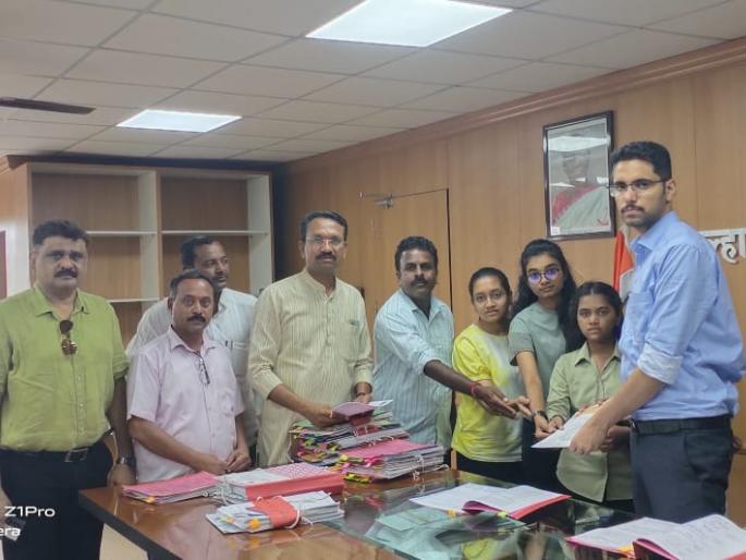 'CBI' probe 'NEET' exam scams | 'नीट' परिक्षेत झालेल्या घोटाळ्यांची 'सीबीआय' चौकशी करण्याची मागणी 'CBI' probe 'NEET' exam scams | 'नीट' परिक्षेत झालेल्या घोटाळ्यांची 'सीबीआय' चौकशी करण्याची मागणी