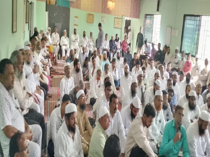 100 crore grant to Waqf Board on Karnataka lines Meeting at Solapur to understand property issues | वक्फ बोर्डाला कर्नाटकच्या धर्तीवर हवे १०० कोटी अनुदान; मालमत्तेच्या समस्या जाणण्यासाठी सोलापुरात बैठक