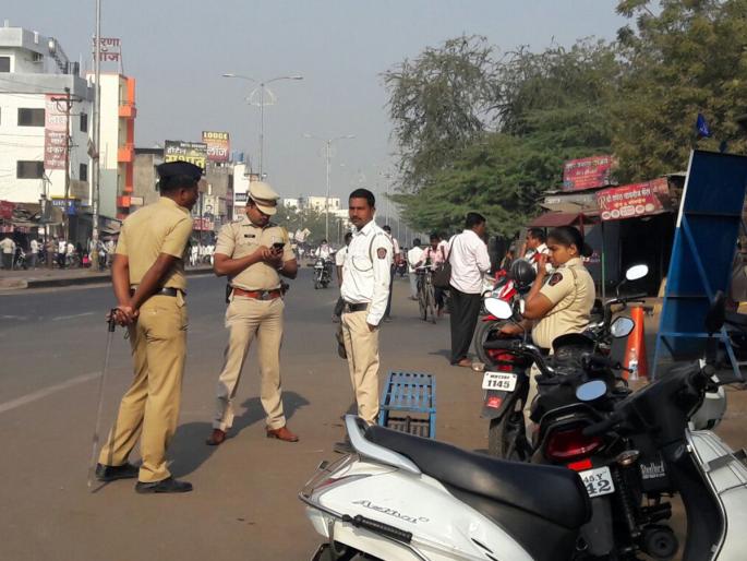 Bereavement of the Tahsildar of Maadha, incident in Solapur district | माढ्याच्या तहसीलदारास बेदम मारहाण, सोलापूर जिल्ह्यातील घटना Bereavement of the Tahsildar of Maadha, incident in Solapur district | माढ्याच्या तहसीलदारास बेदम मारहाण, सोलापूर जिल्ह्यातील घटना